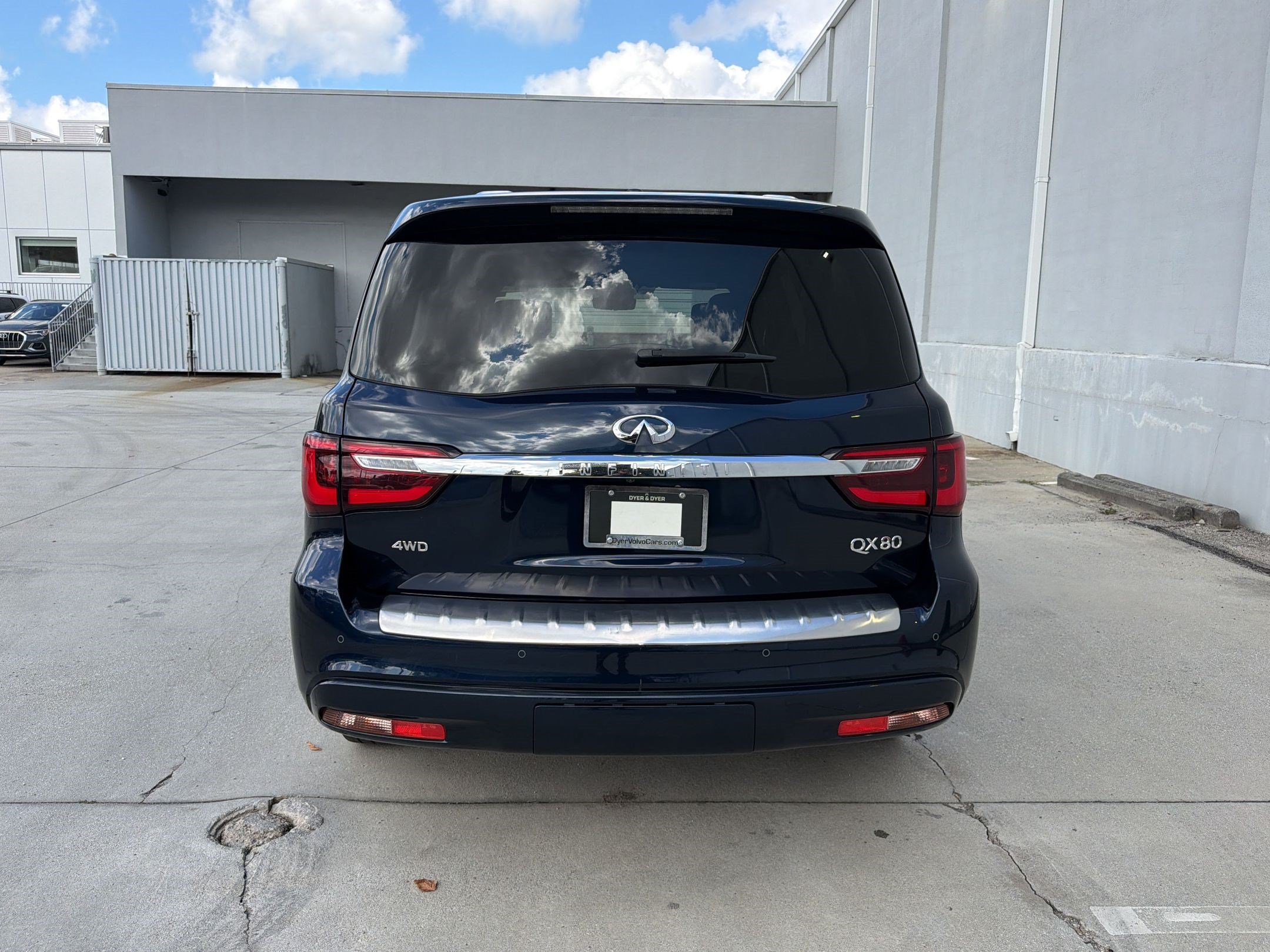 Used 2021 INFINITI QX80 Sensory w/ All-Season Package AWD/4WD image 10