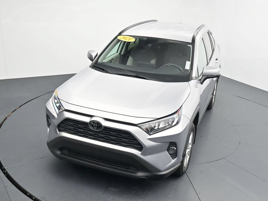 Used 2021 Toyota RAV4 XLE AWD/4WD image 29