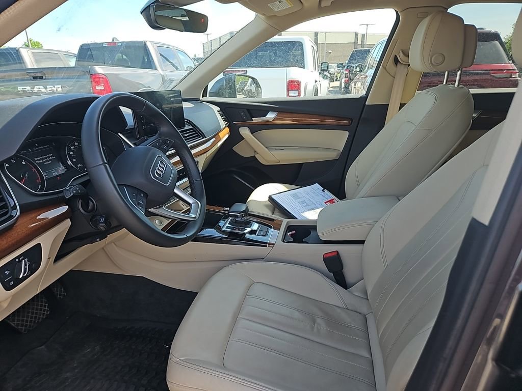Used 2023 Audi Q5 2.0T Premium w/ Convenience Package AWD/4WD image 15