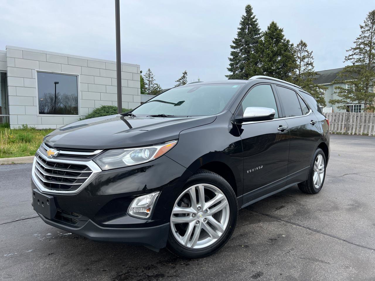 Used 2018 Chevrolet Equinox Premier AWD/4WD image 2