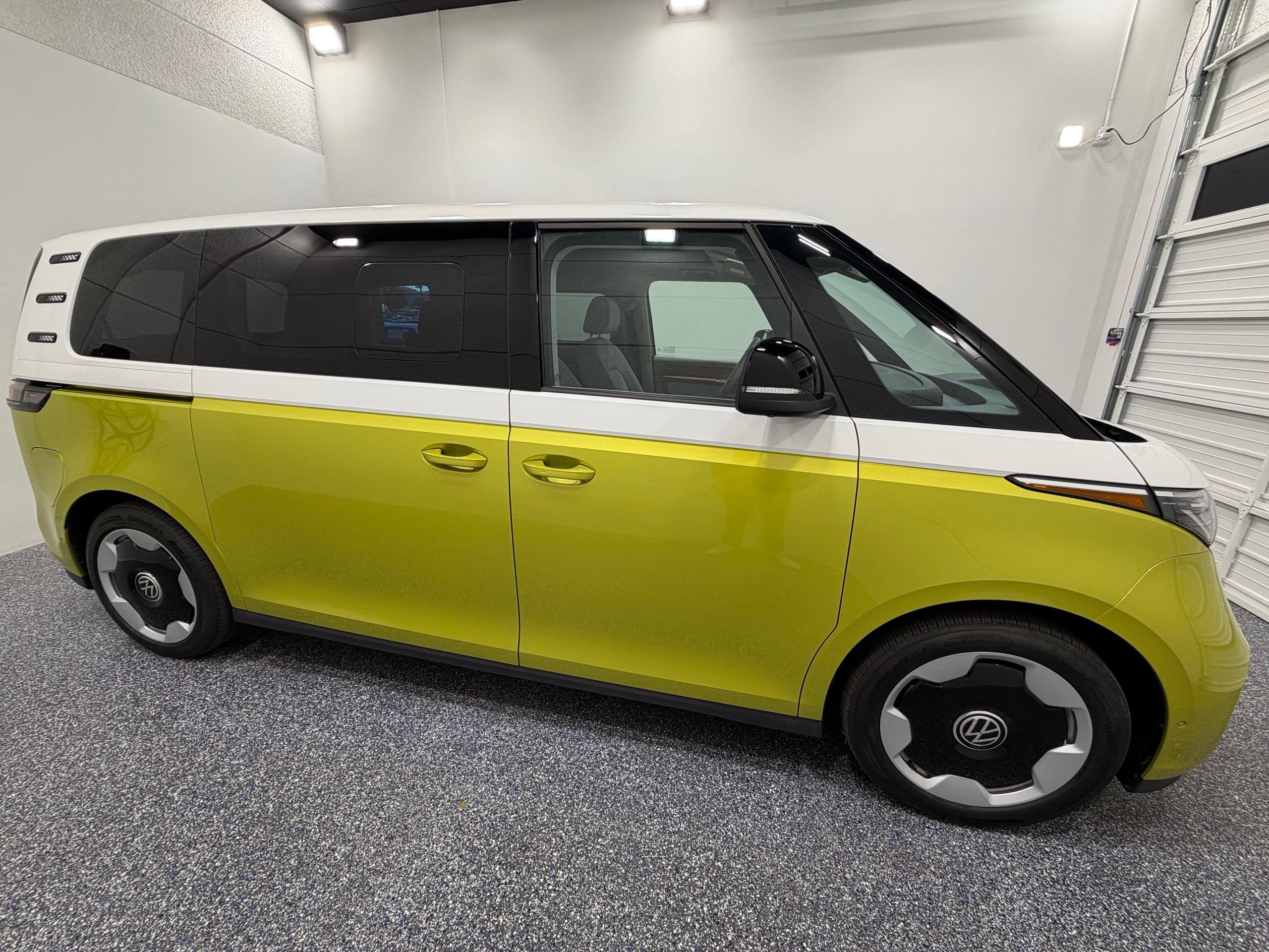 New 2025 Volkswagen ID. Buzz Pro S Plus AWD/4WD image 8