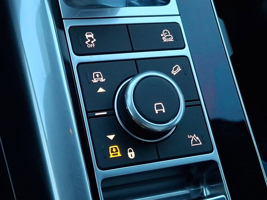 Used 2022 Land Rover Range Rover Sport SVR image 18