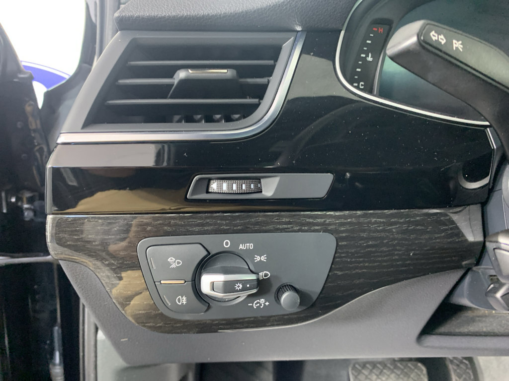Used 2019 Audi Q7 3.0T Premium image 17