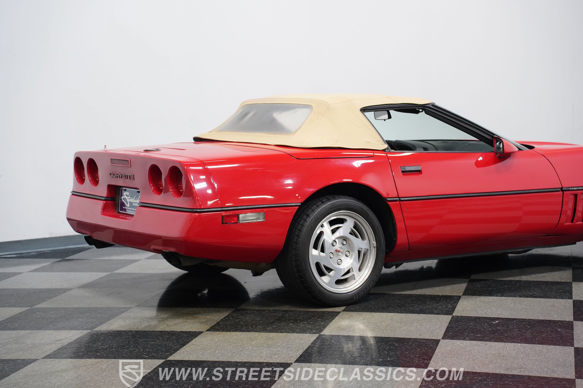 Used 1990 Chevrolet Corvette Convertible RWD image 27