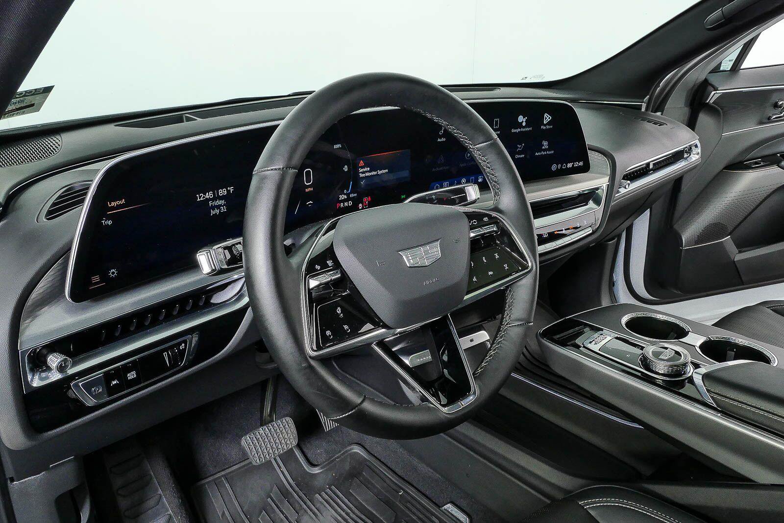 Used 2024 Cadillac Lyriq Luxury AWD/4WD image 4