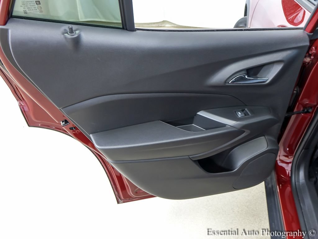 Used 2025 Chevrolet Trax LT w/ Driver Confidence Package FWD image 19
