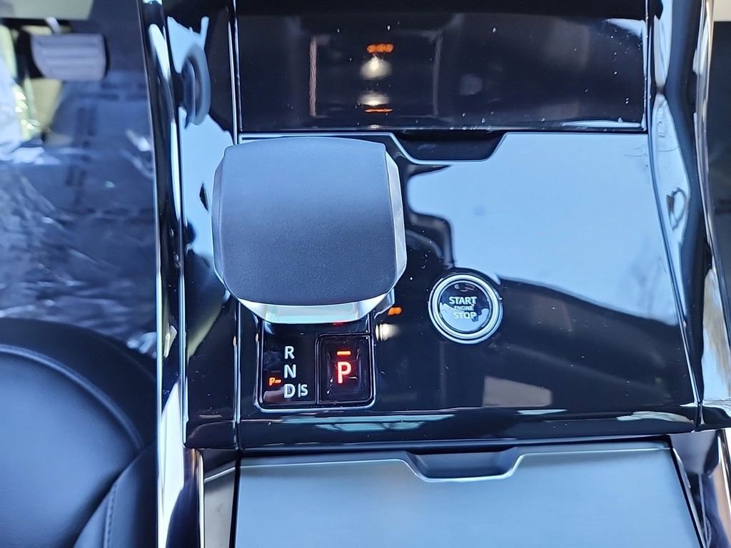 Certified 2025 Land Rover Range Rover Sport image 16