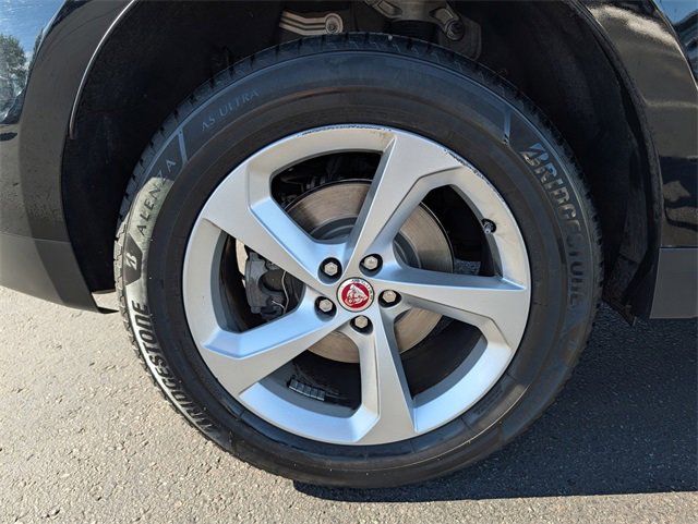 Used 2020 Jaguar F-PACE Premium image 26