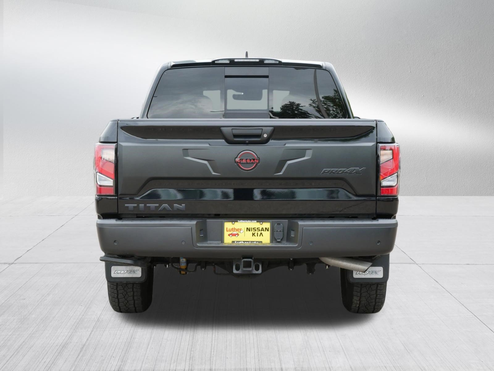 Certified 2024 Nissan Titan PRO-4X w/ Pro-4x Convenience Package AWD/4WD image 6
