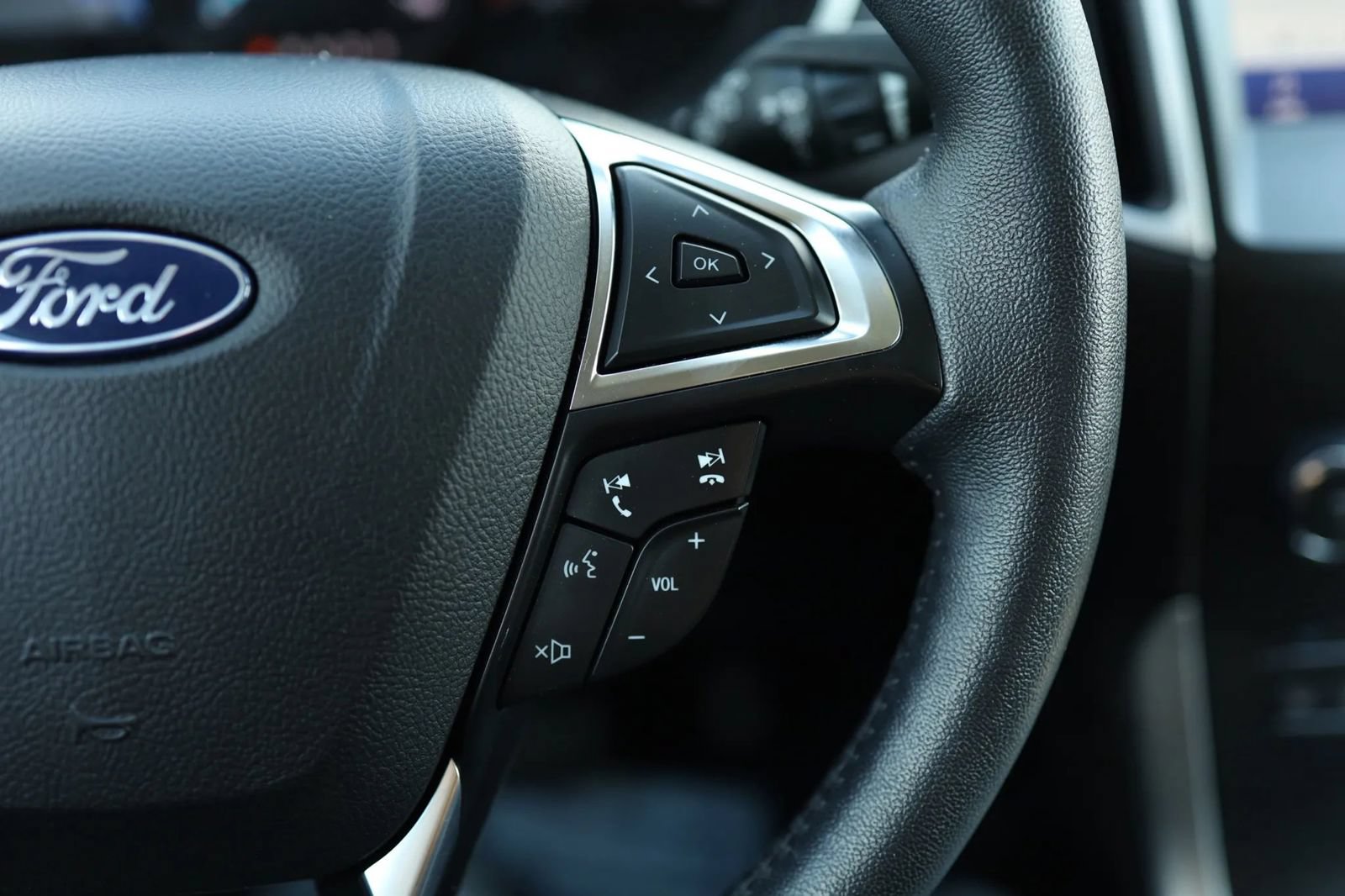 Used 2020 Ford Edge SEL w/ Cold Weather Package AWD/4WD image 15