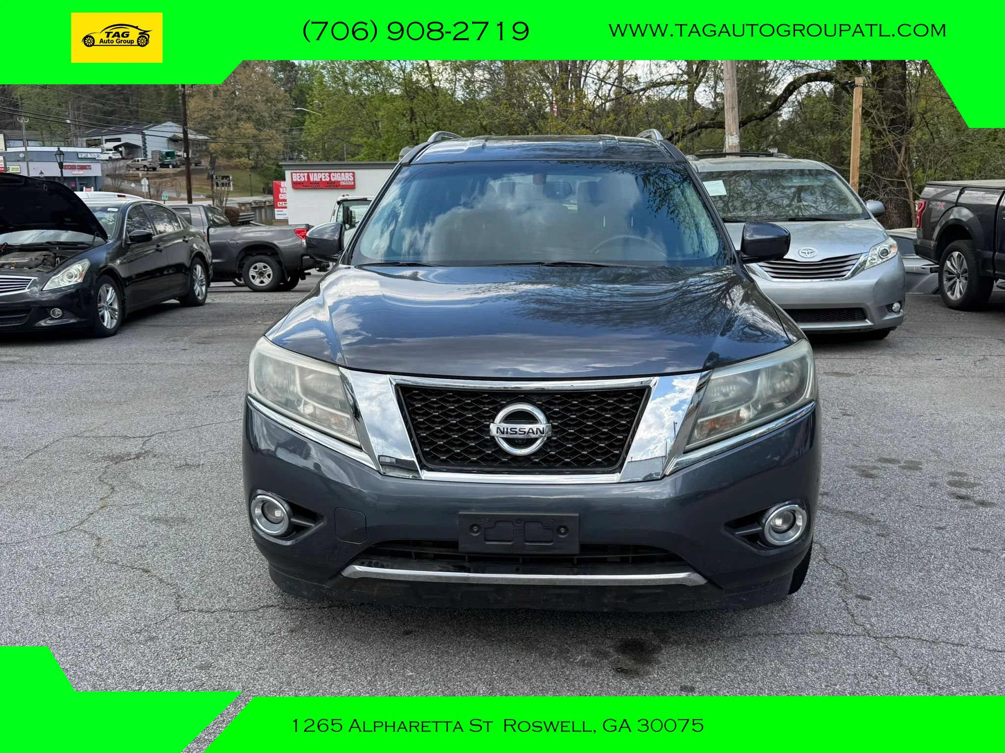 Used 2013 Nissan Pathfinder Platinum FWD image 2