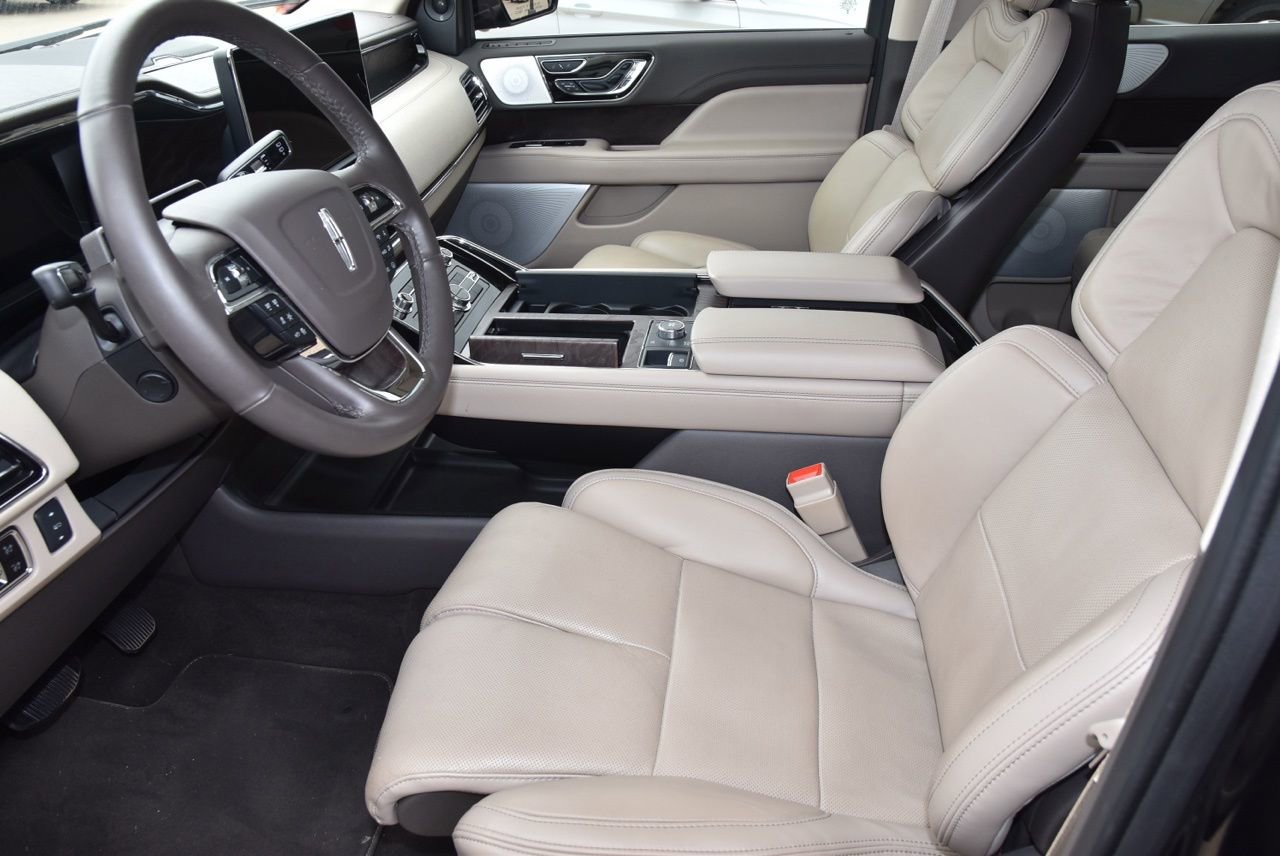 Used 2023 Lincoln Navigator Reserve image 10