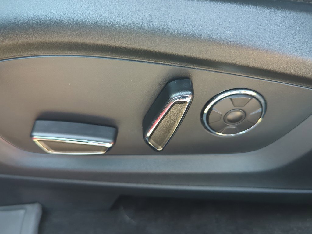 Used 2020 Ford Explorer ST w/ Premium Technology Package image 12