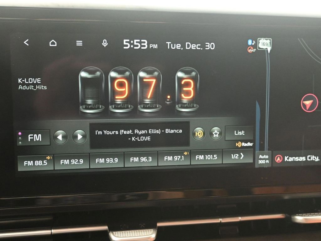 Certified 2022 Kia Carnival SX w/ Paint Protection Package image 18