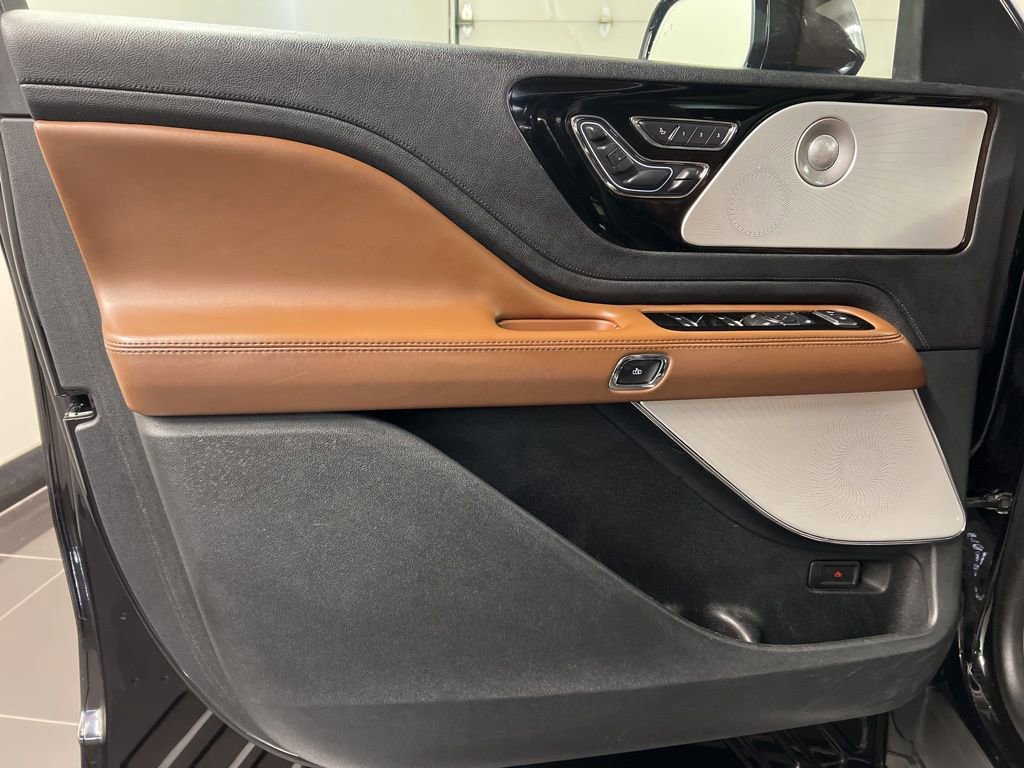 Used 2021 Lincoln Aviator Reserve w/ Equipment Group 210A AWD/4WD image 30