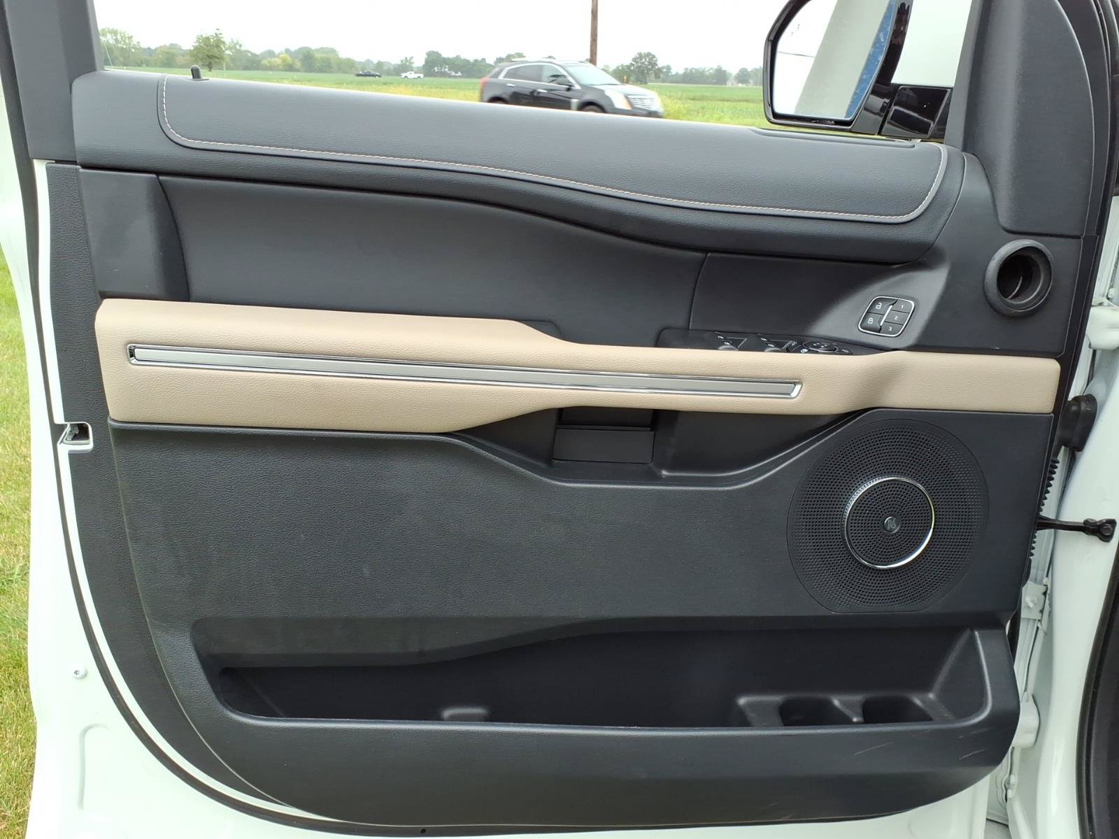 Used 2024 Ford Expedition Max Limited AWD/4WD image 9