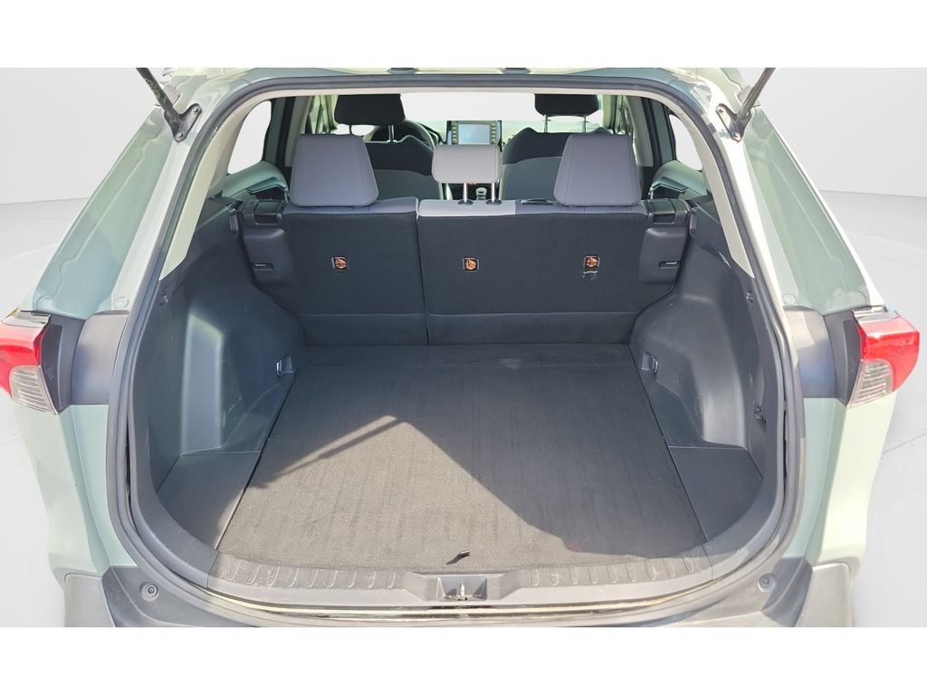 Used 2020 Toyota RAV4 XLE AWD/4WD image 11