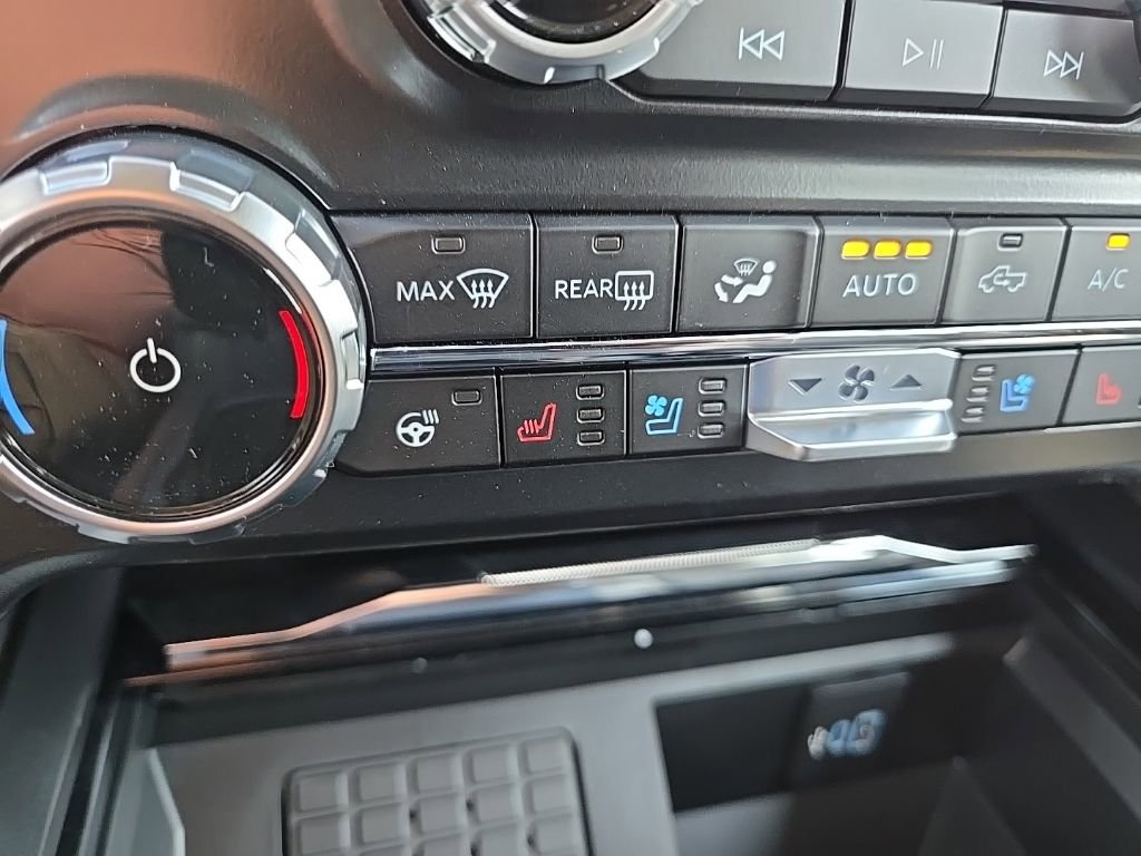 New 2026 Ford F250 Lariat image 21