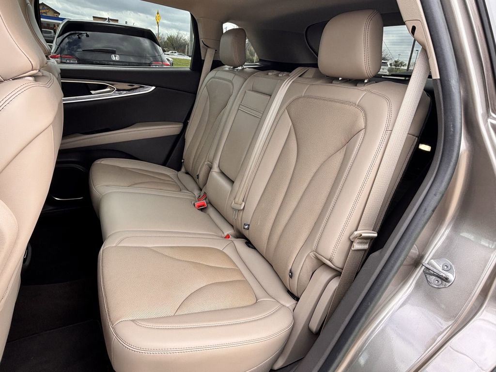 Used 2021 Lincoln Nautilus Reserve image 22