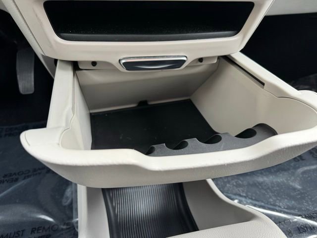 Used 2024 Chrysler Voyager LX image 18