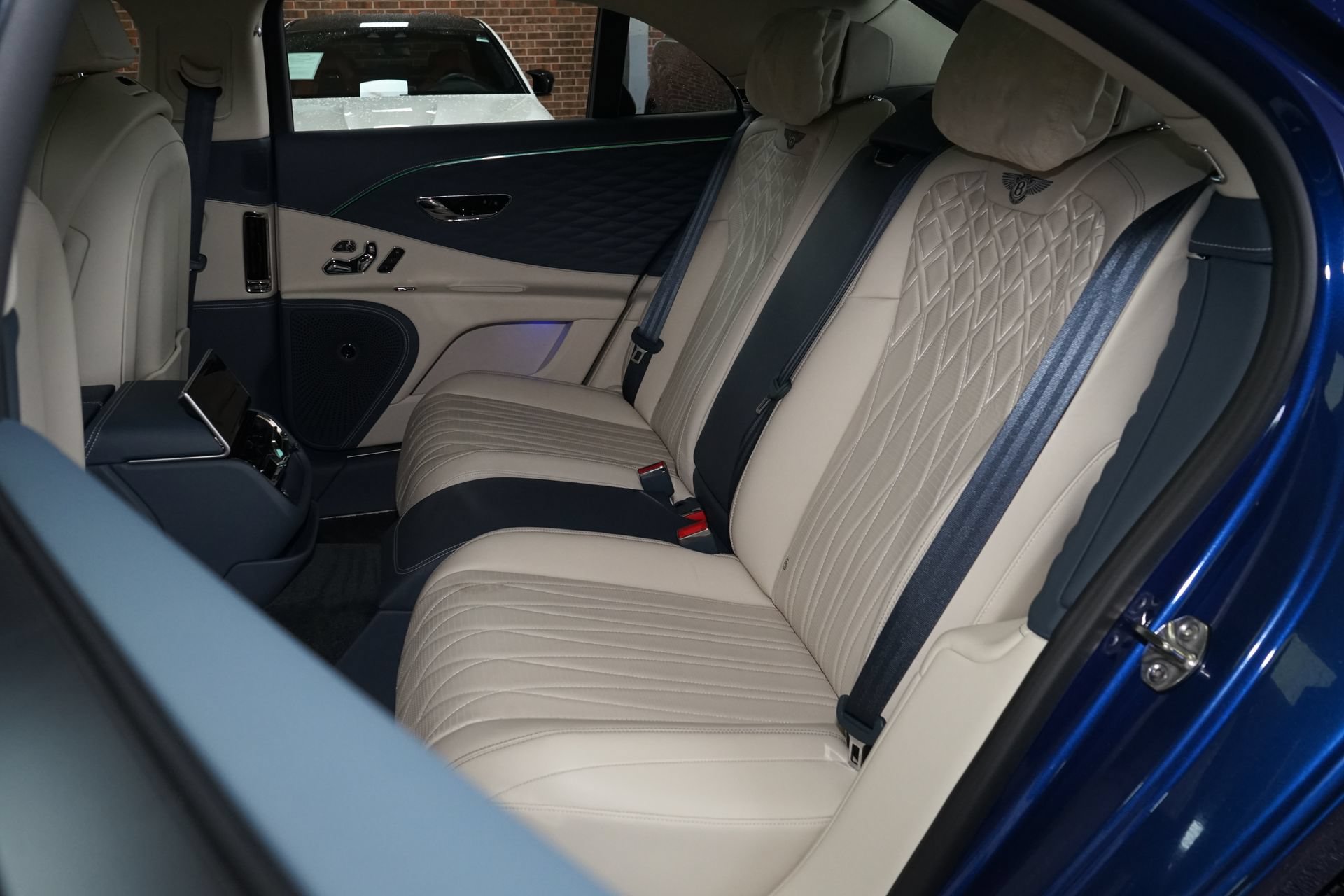 Used 2022 Bentley Flying Spur V8 AWD/4WD image 25