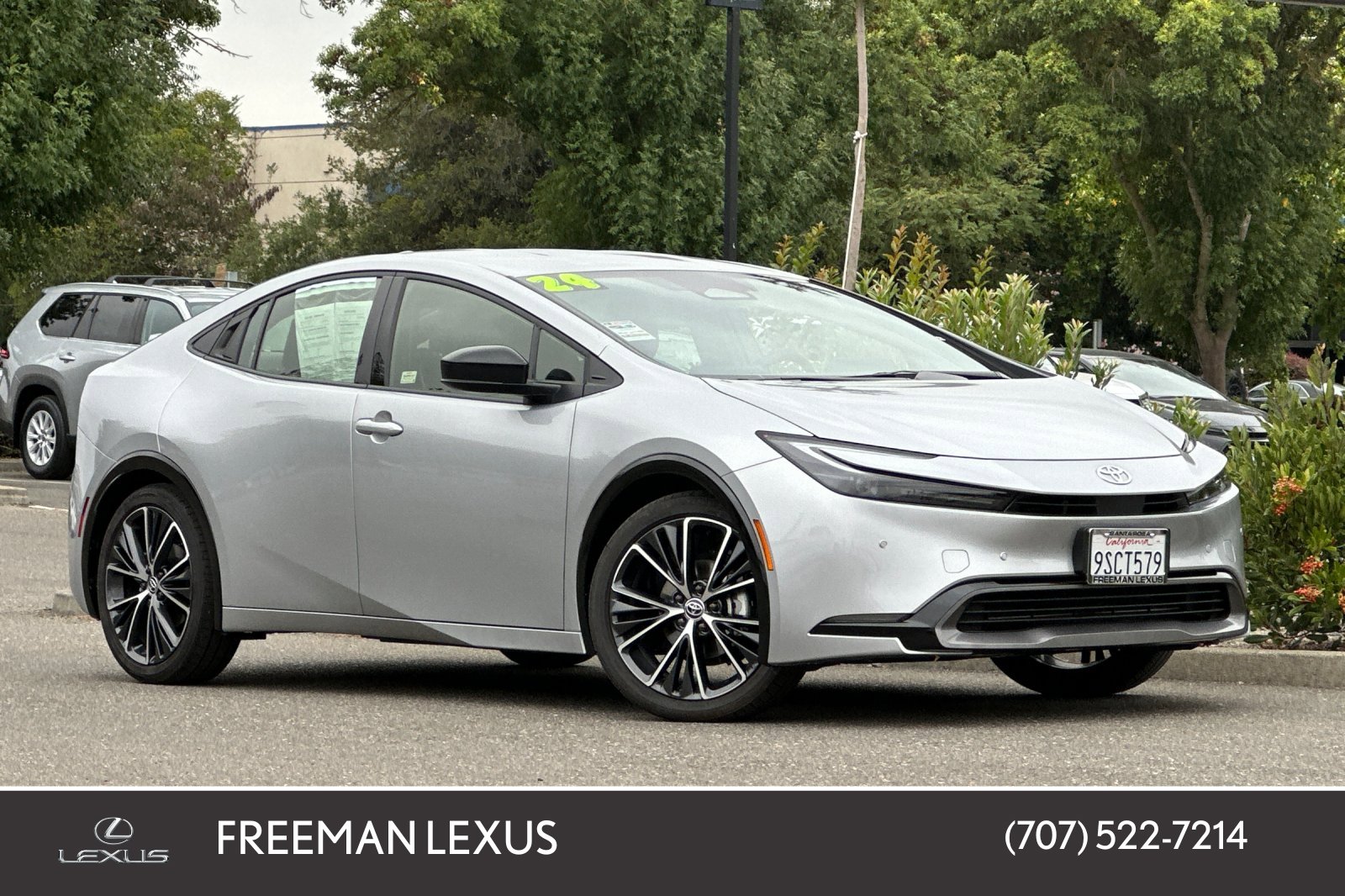 Used 2024 Toyota Prius LE image 1