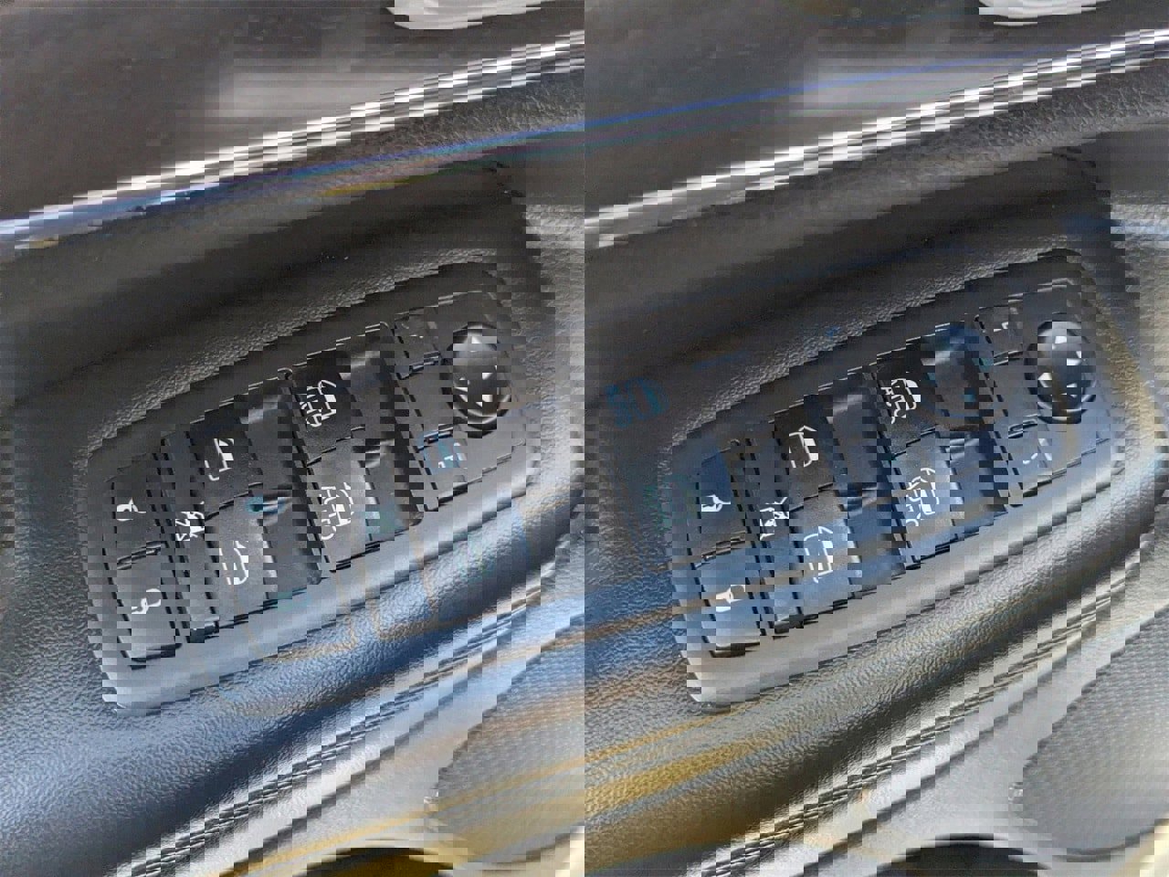 Used 2018 Jeep Grand Cherokee Limited image 22