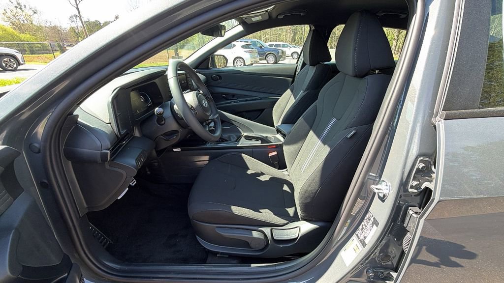 New 2026 Hyundai Elantra Sport image 9