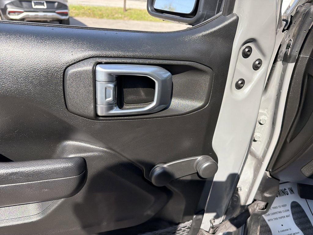 Used 2023 Jeep Gladiator Sport image 15