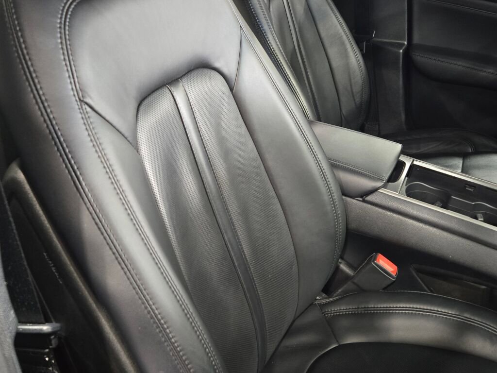 Used 2017 Lincoln MKZ Reserve image 8