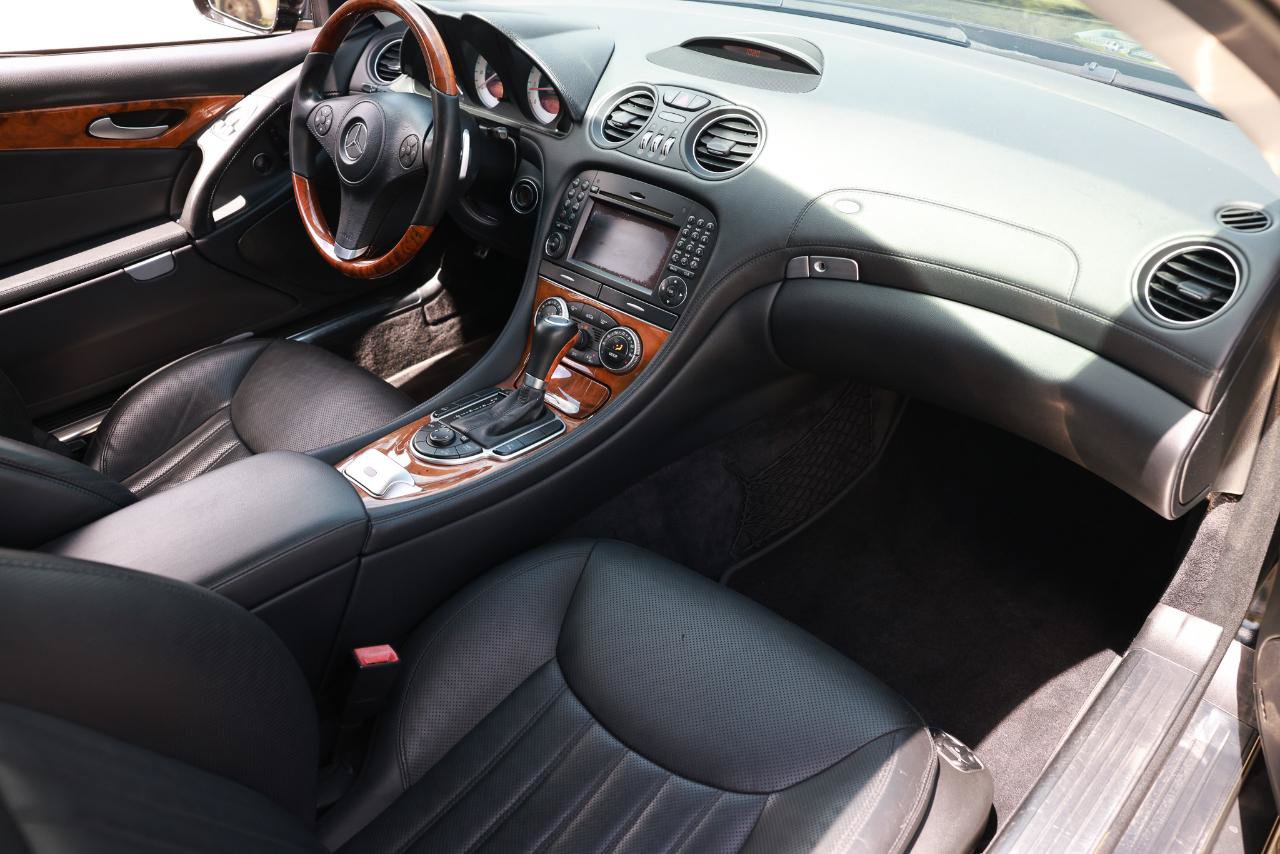 Used 2009 Mercedes-Benz SL 550 w/ Premium I Pkg image 18