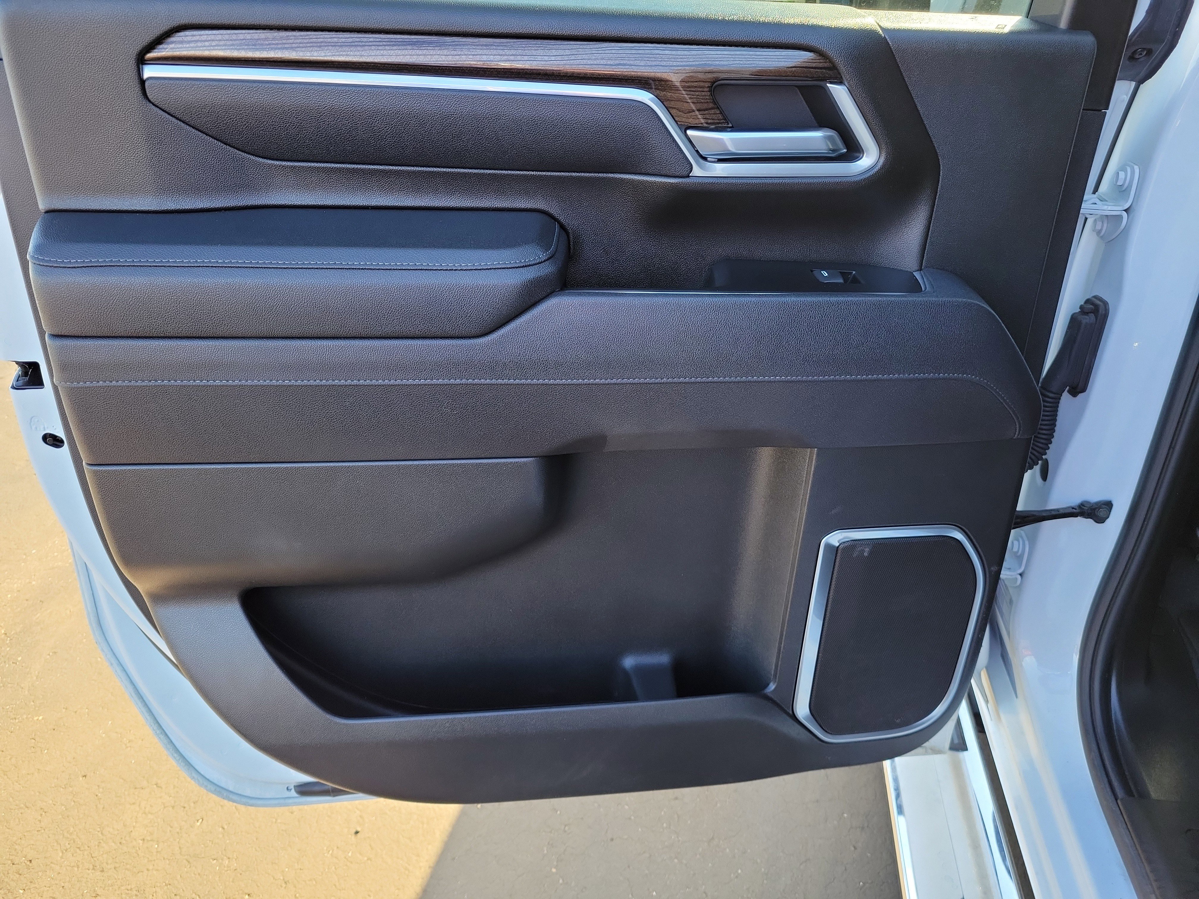 Used 2025 Chevrolet Silverado 2500 LT w/ Safety Package image 15