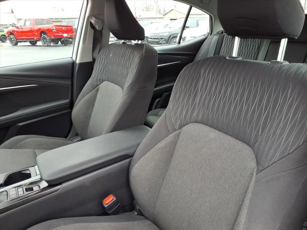 Used 2025 Toyota Camry LE image 16