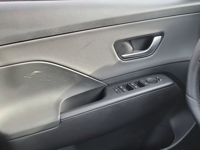 Used 2025 Hyundai Kona Limited image 19
