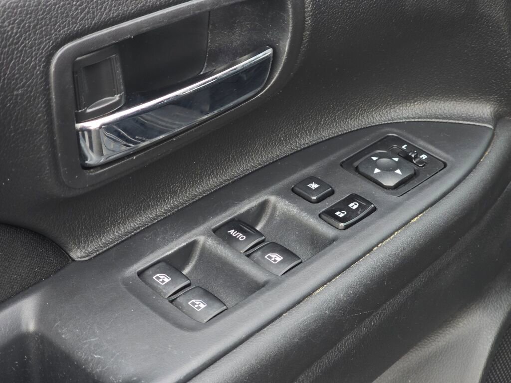 Used 2018 Mitsubishi Outlander ES image 22