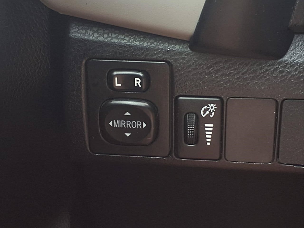 Certified 2019 Toyota Corolla LE FWD image 24