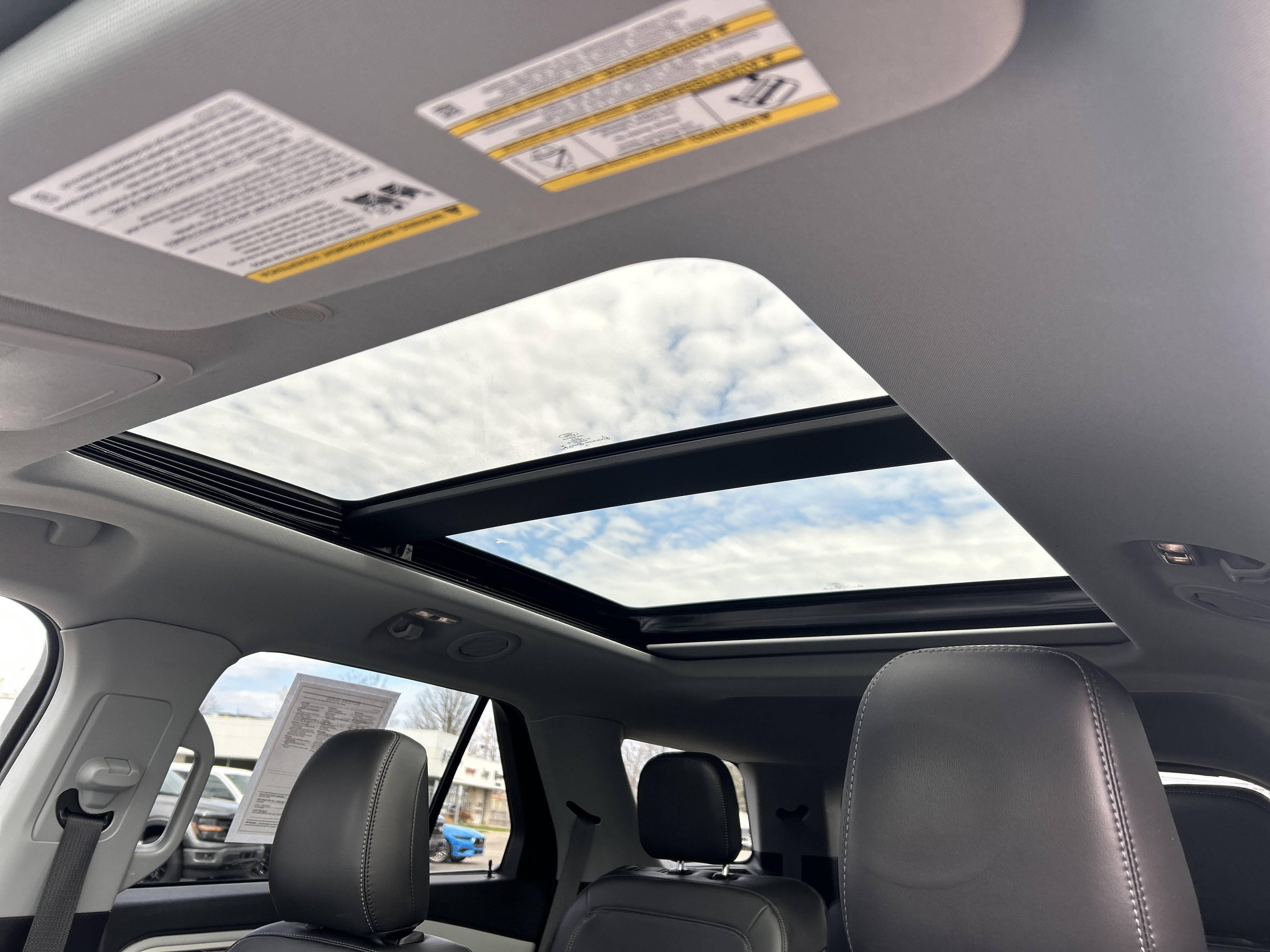 Used 2022 Ford Explorer XLT w/ XLT Sport Appearance Package image 24