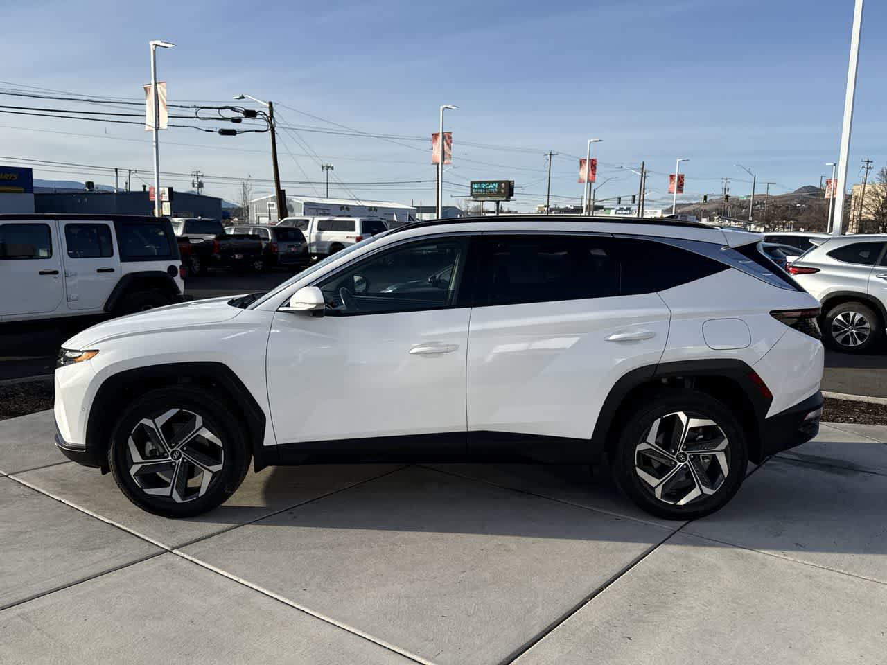 Used 2023 Hyundai Tucson Limited w/ Cargo Package image 2