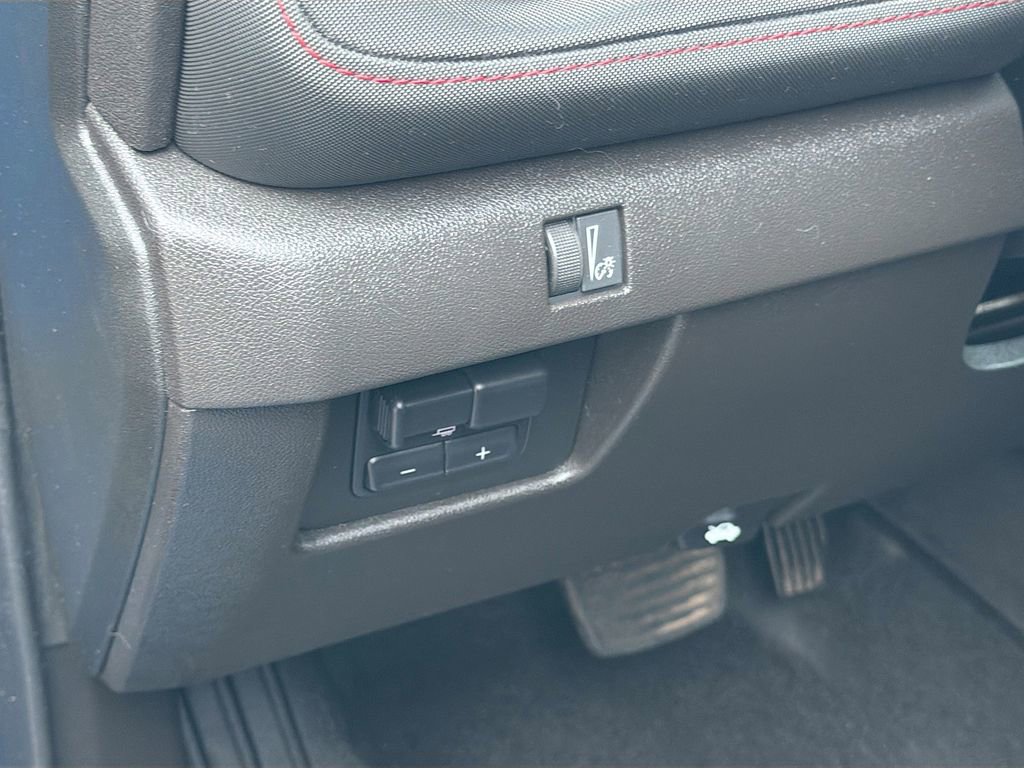 Used 2023 Chevrolet Colorado Z71 w/ Z71 Convenience Package 2 image 10