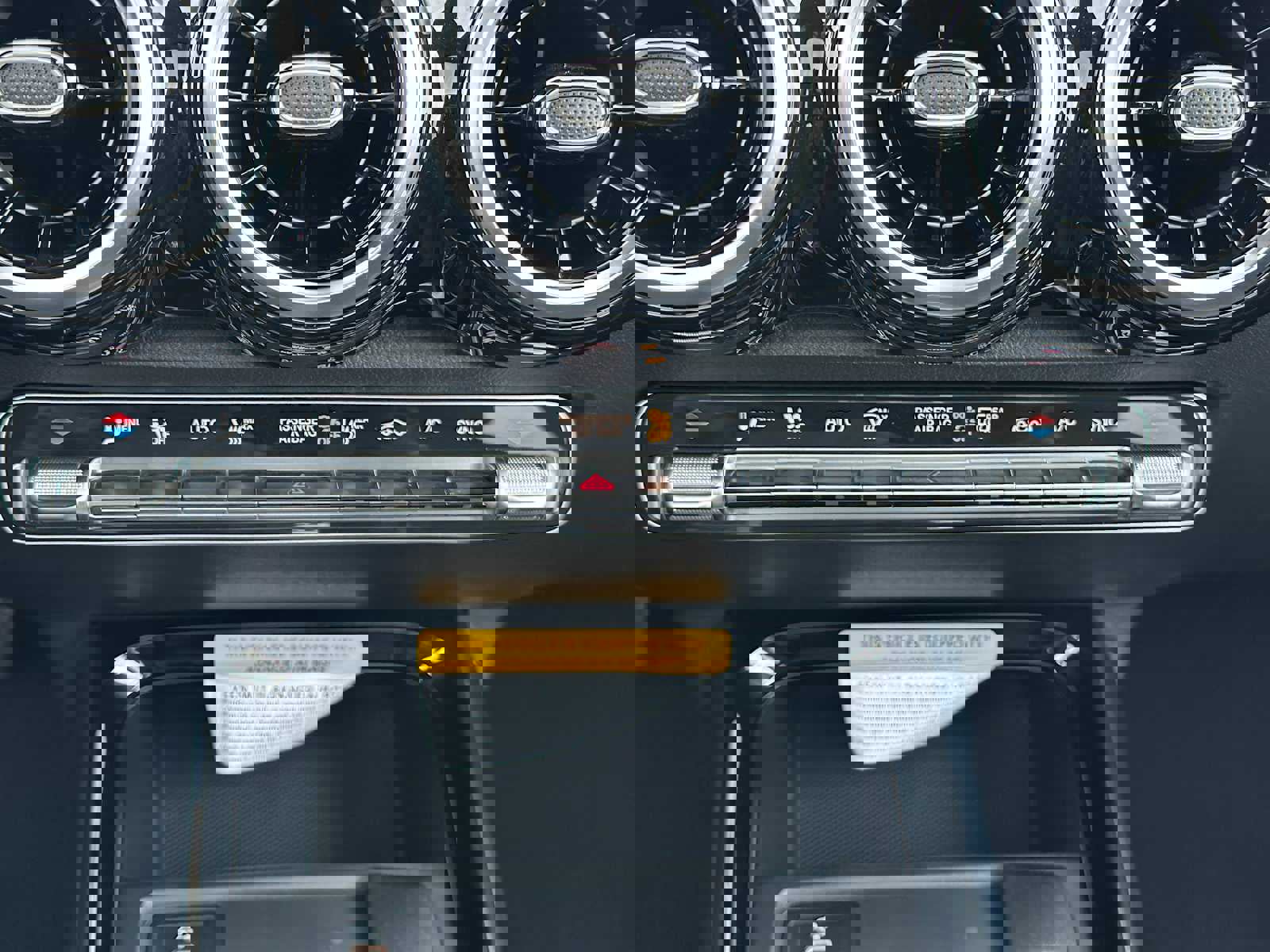 Used 2026 Mercedes-Benz GLB 250 4MATIC image 27