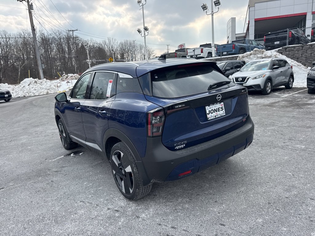 New 2026 Nissan Kicks SR w/ SR Premium Package FWD image 7