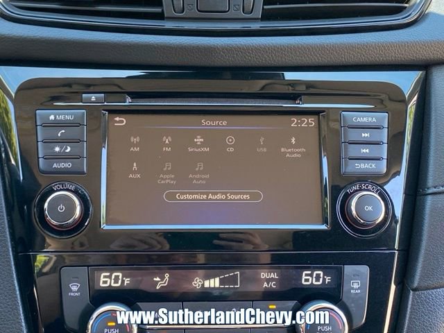 Used 2020 Nissan Rogue SV FWD image 25
