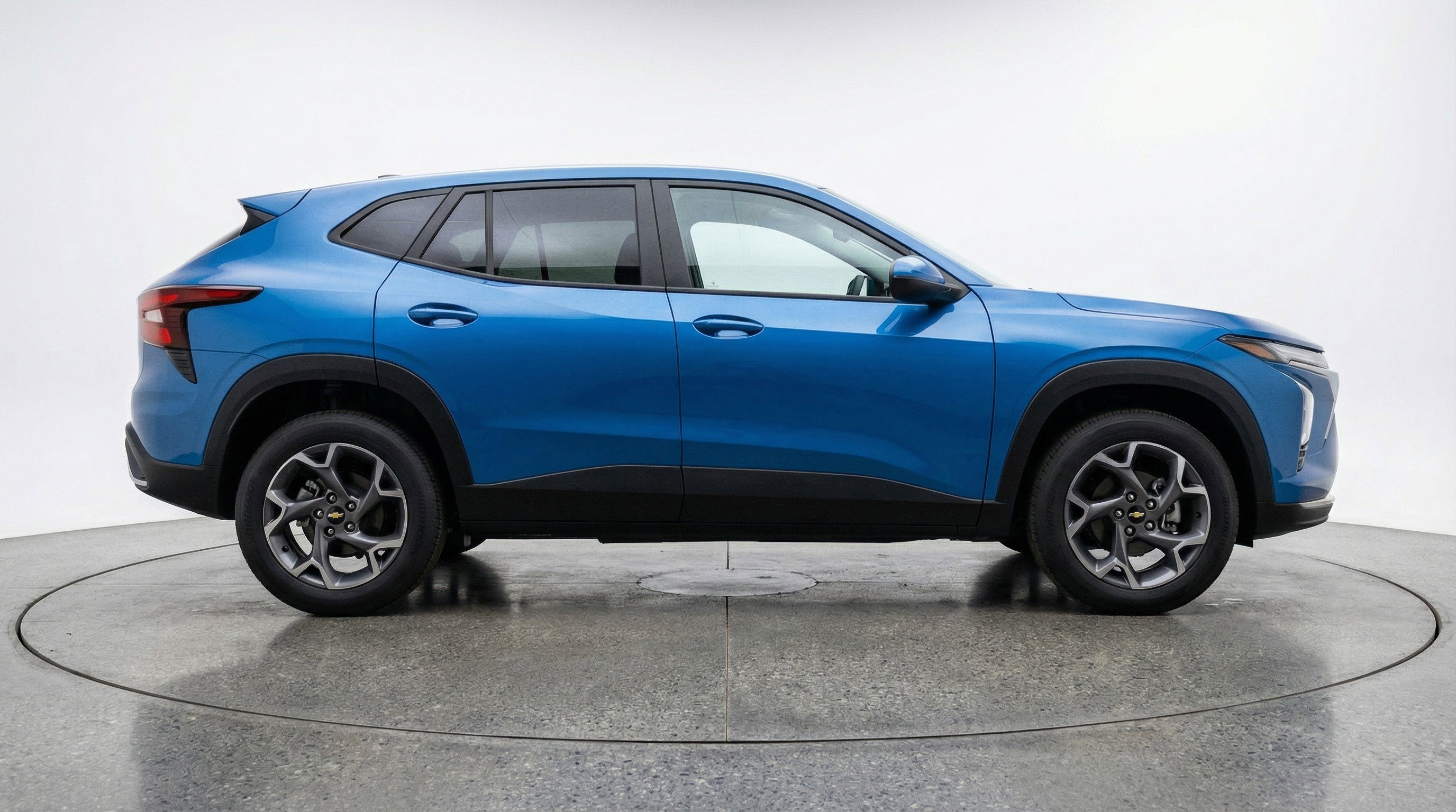 Used 2025 Chevrolet Trax LT image 11