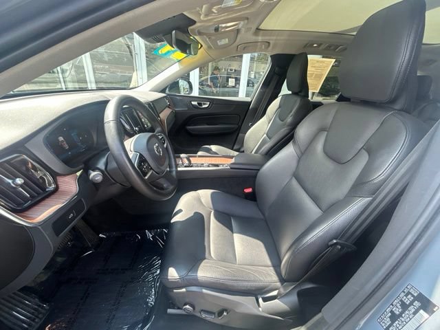 Certified 2024 Volvo XC60 B5 Plus w/ Protection Package Premier AWD/4WD image 19