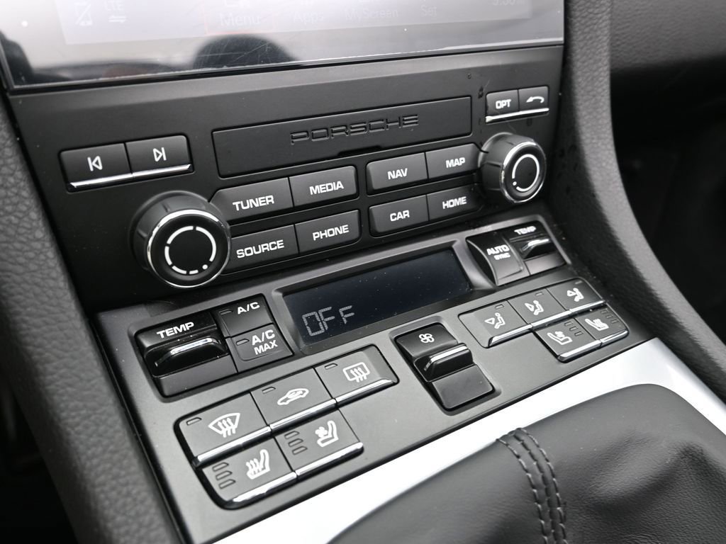 Certified 2025 Porsche 718 Boxster RWD image 20
