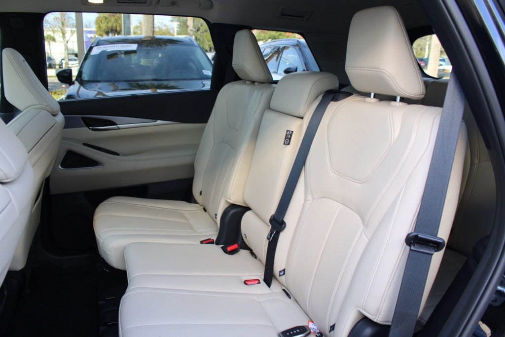 Certified 2025 INFINITI QX60 Luxe image 37