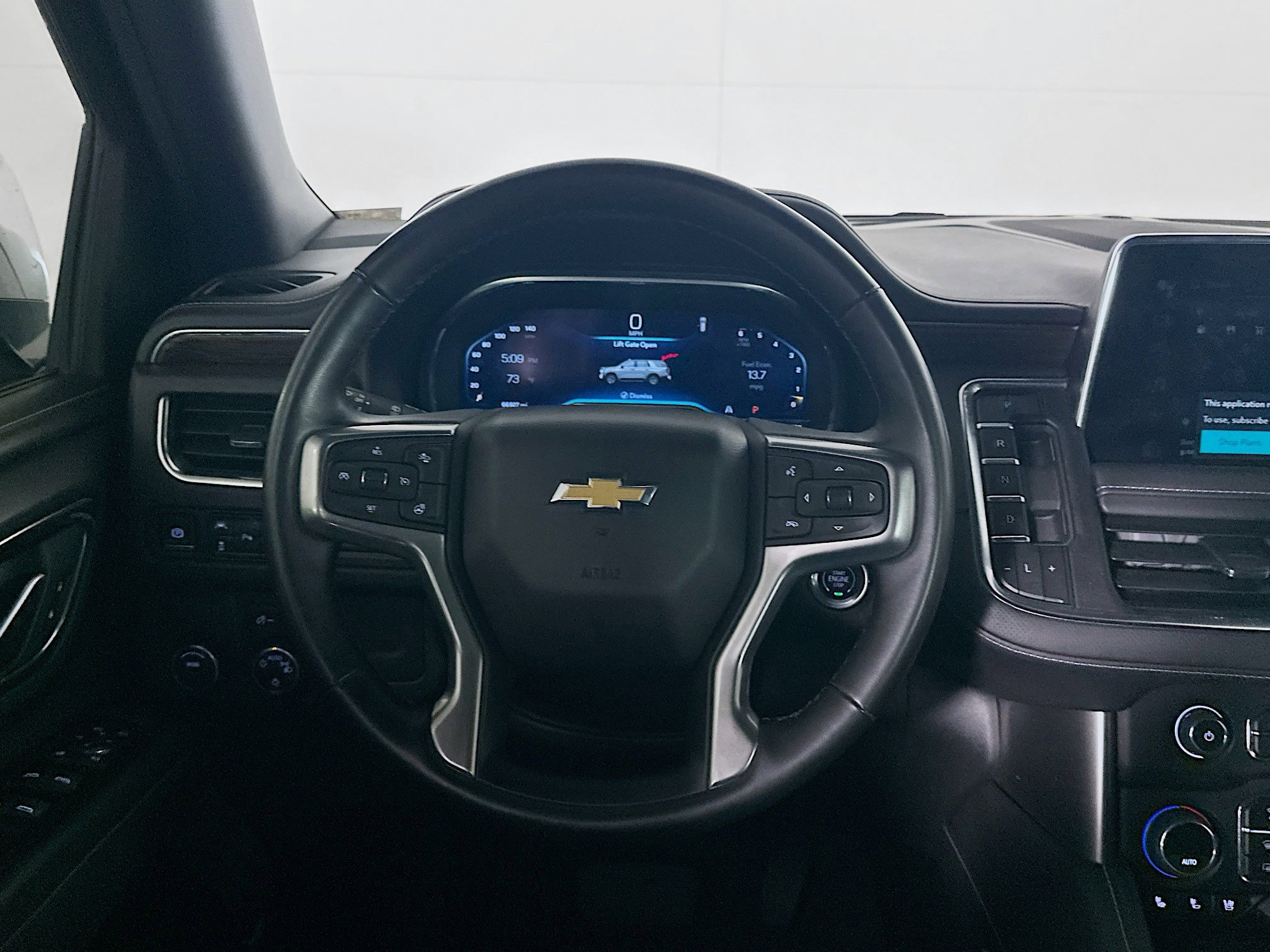 Used 2024 Chevrolet Suburban Premier RWD image 17