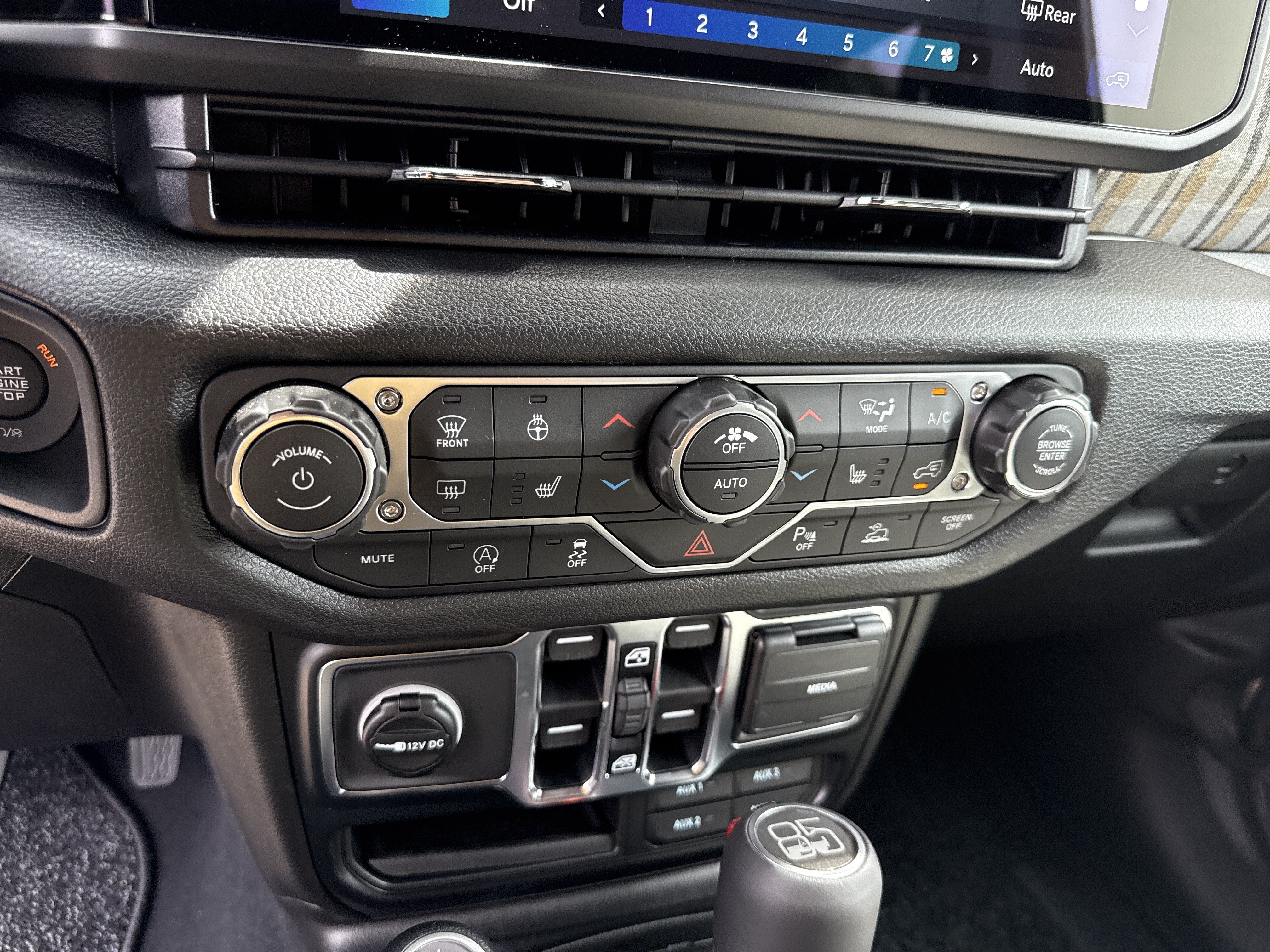 New 2026 Jeep Wrangler Unlimited Sport AWD/4WD image 31