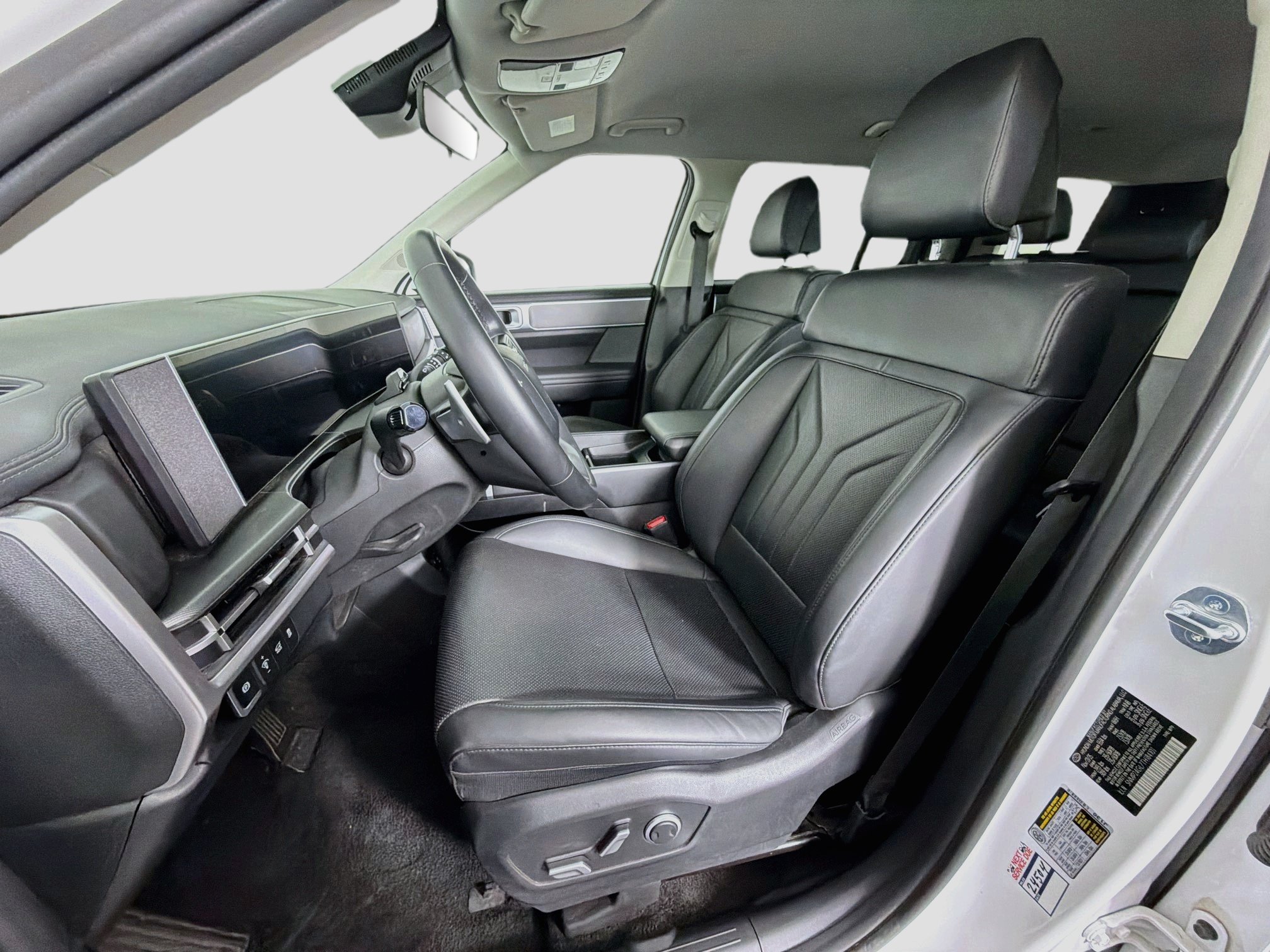 Used 2026 Hyundai Santa Fe SEL FWD image 13