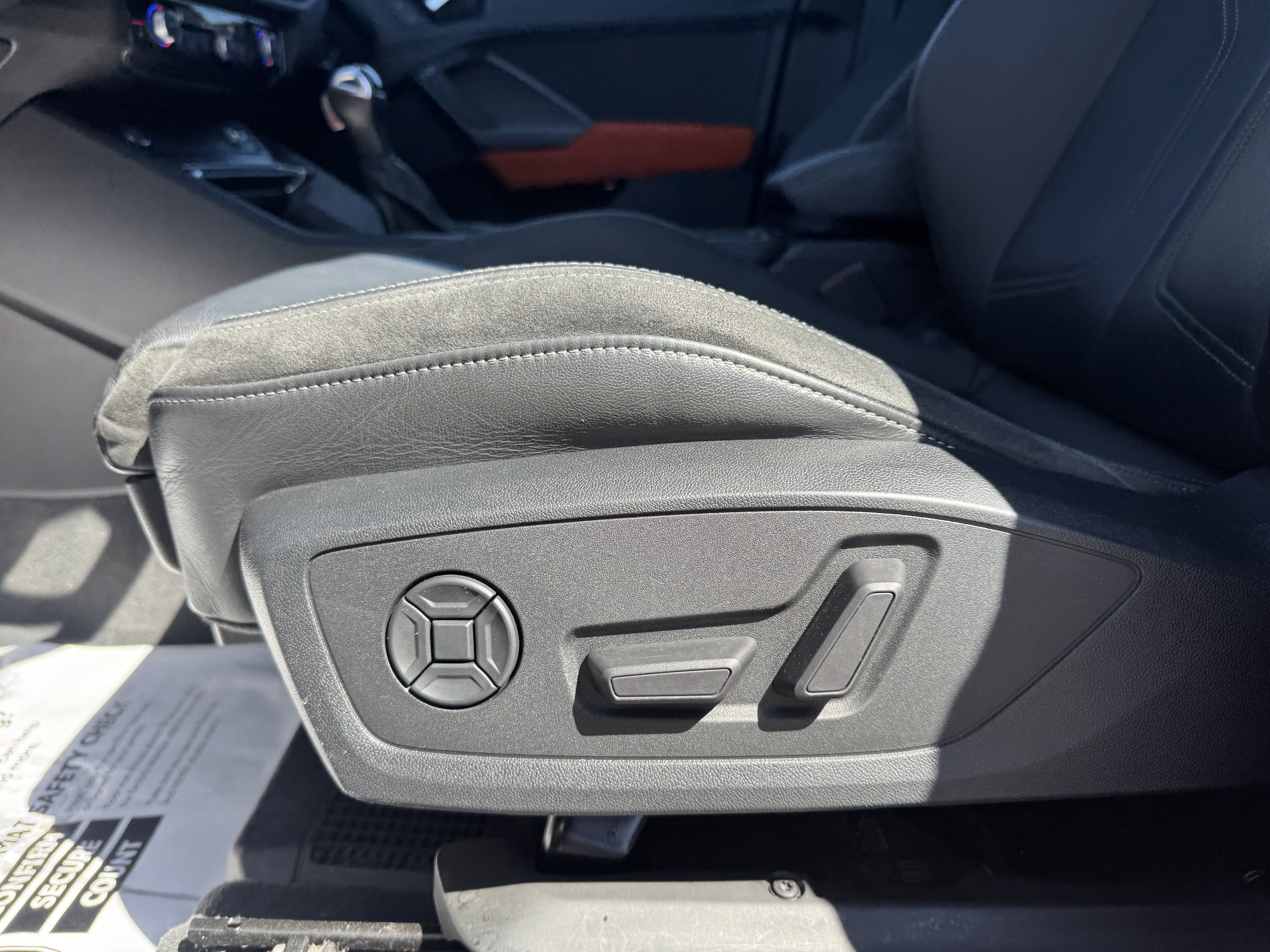 Used 2020 Audi Q3 2.0T Prestige w/ Prestige Package image 12